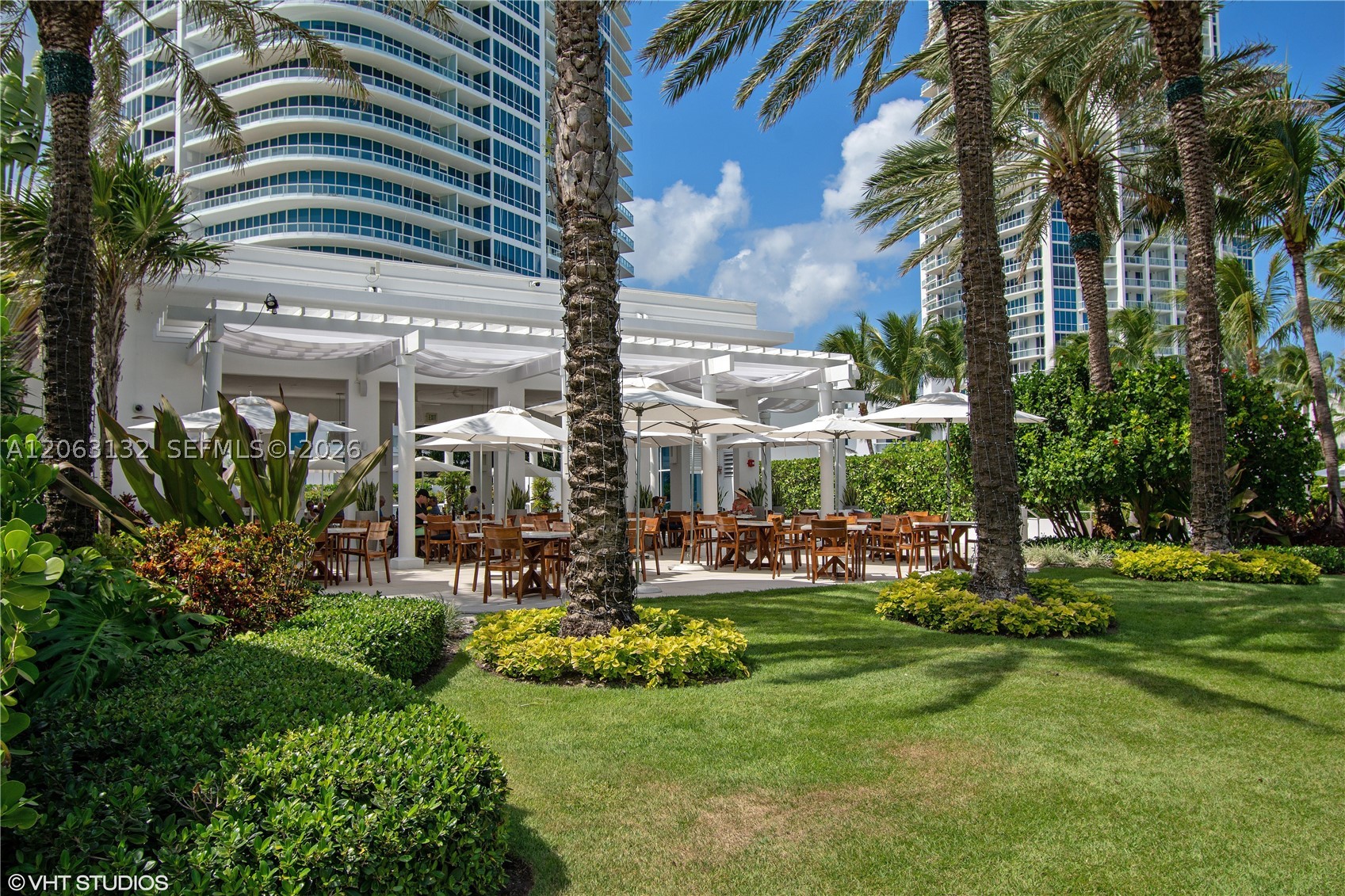 100 S Pointe Dr #3906, Miami Beach FL 33139