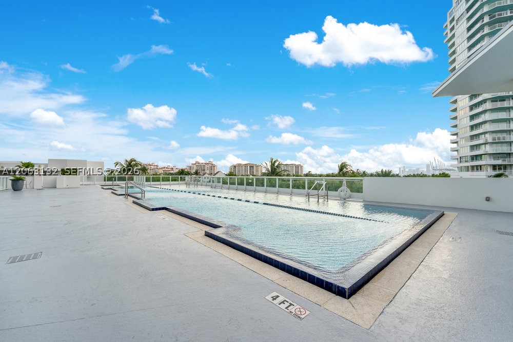 100 S Pointe Dr #3906, Miami Beach FL 33139