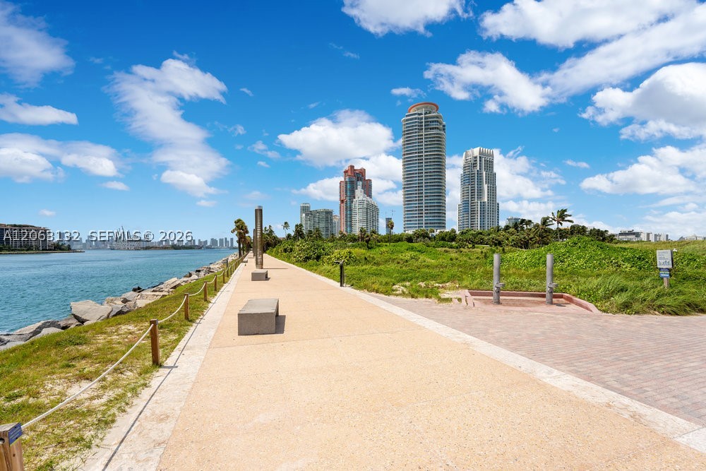 100 S Pointe Dr #3906, Miami Beach FL 33139