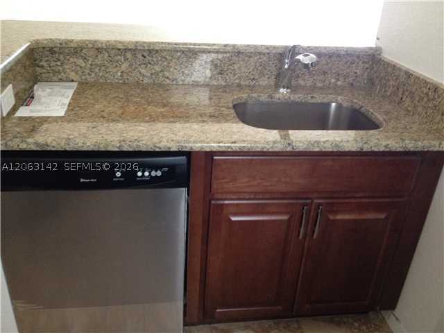 3350 N Pinewalk Dr N #1428, Margate FL 33063