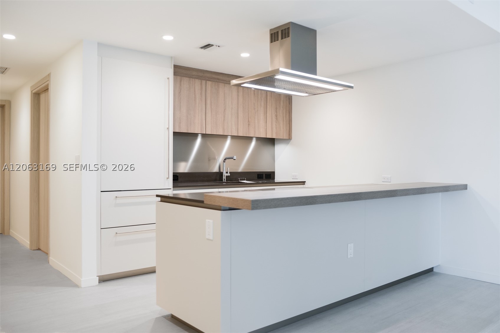 1000 Brickell Plz #4205, Miami FL 33131