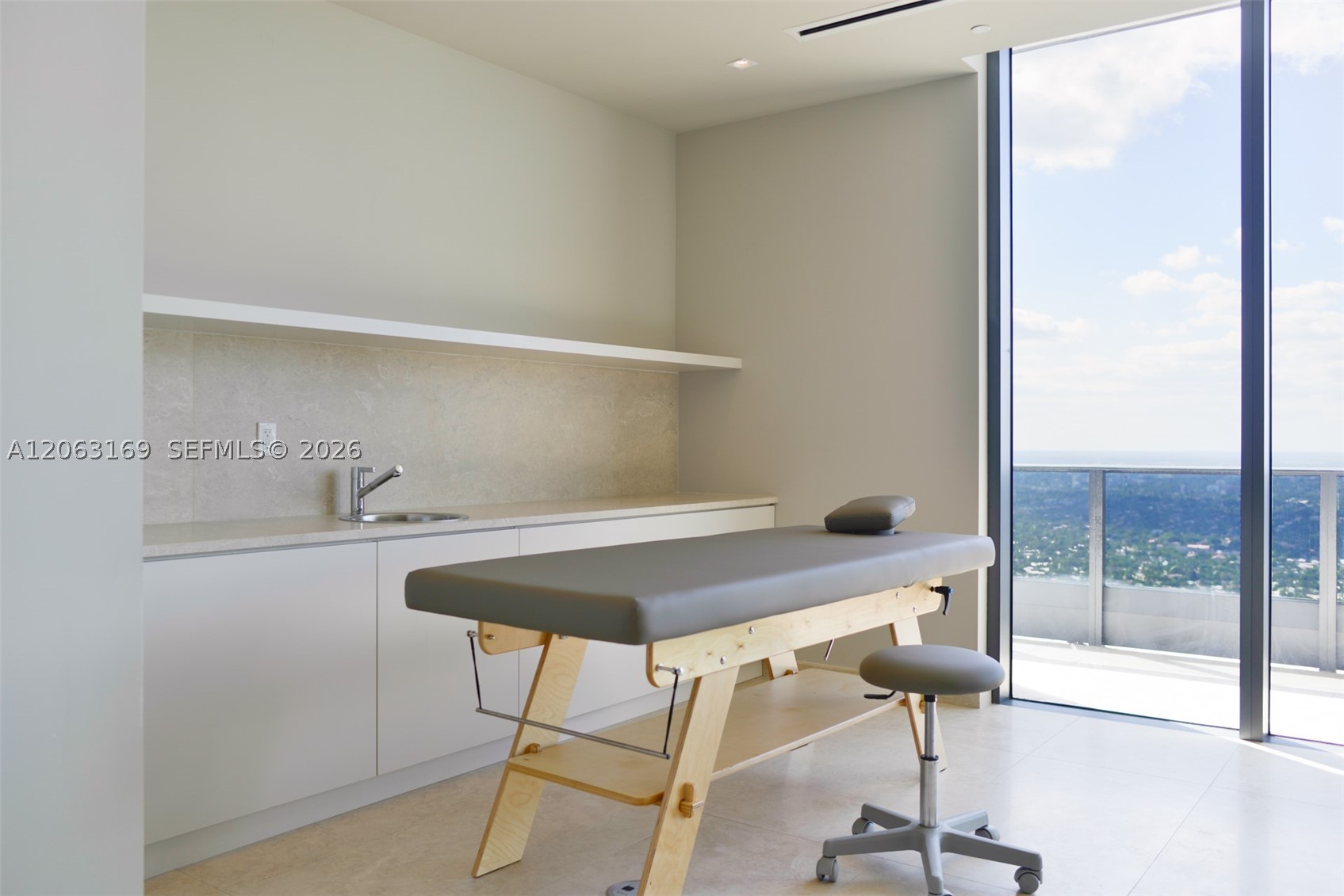 1000 Brickell Plz #4205, Miami FL 33131