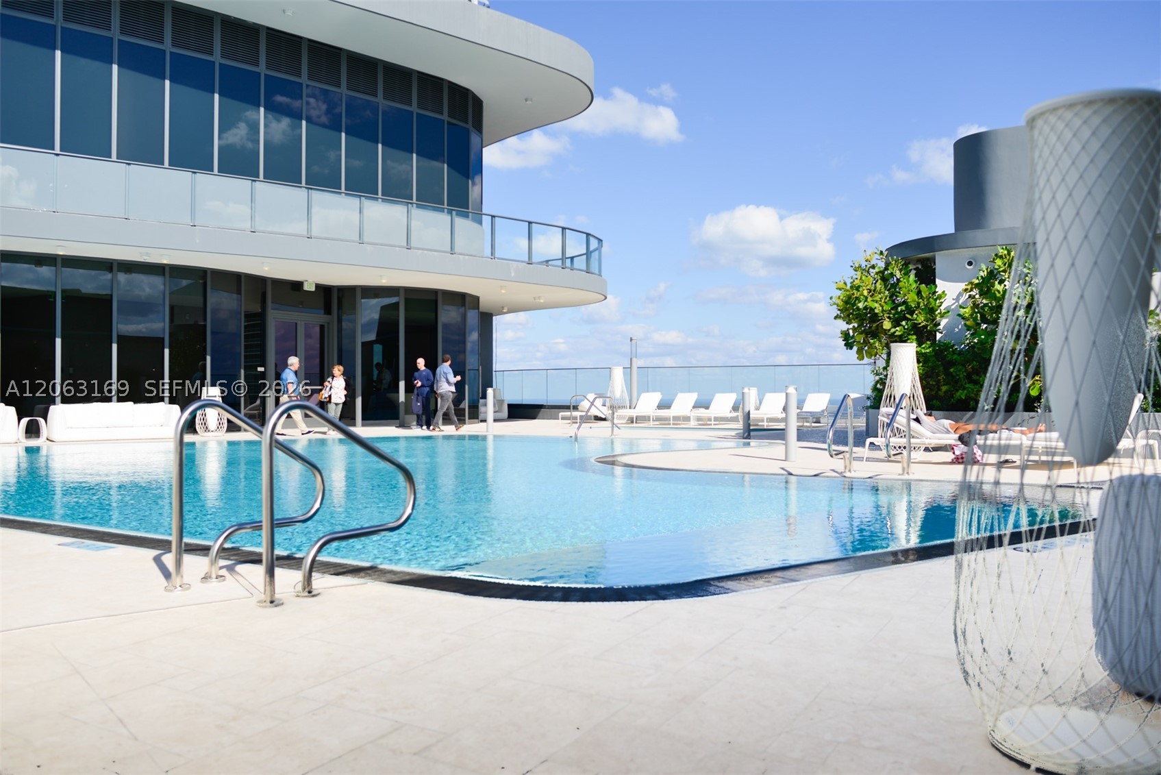 1000 Brickell Plz #4205, Miami FL 33131