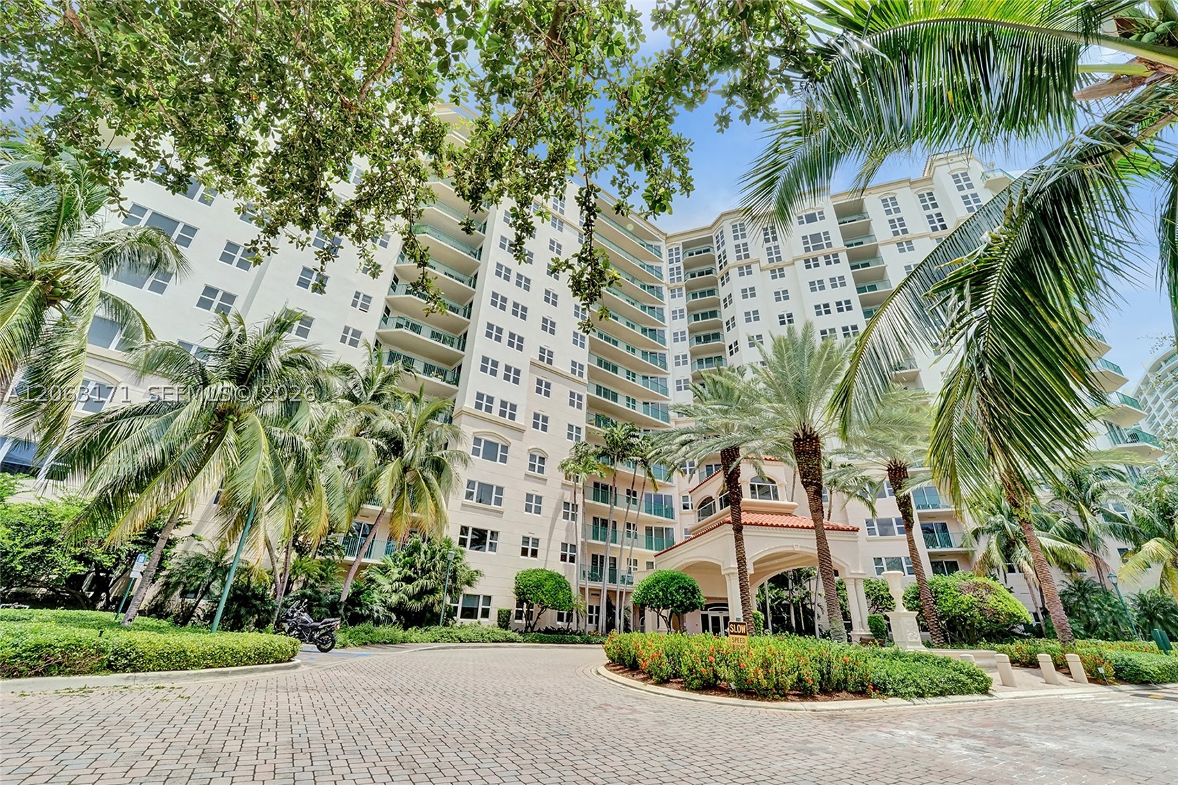 19900 E Country Club Dr #TS16, Aventura FL 33180