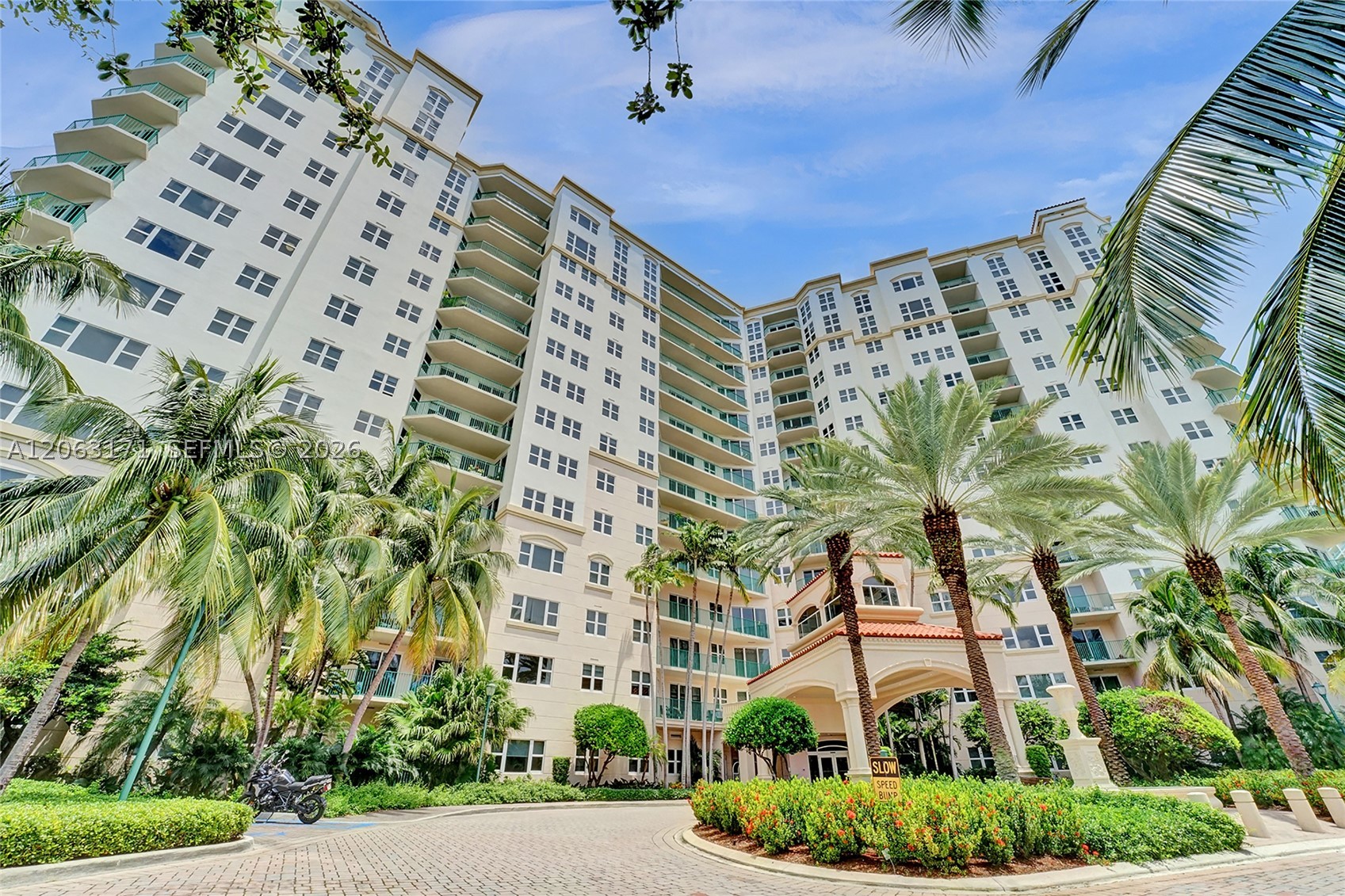 19900 E Country Club Dr #TS16, Aventura FL 33180