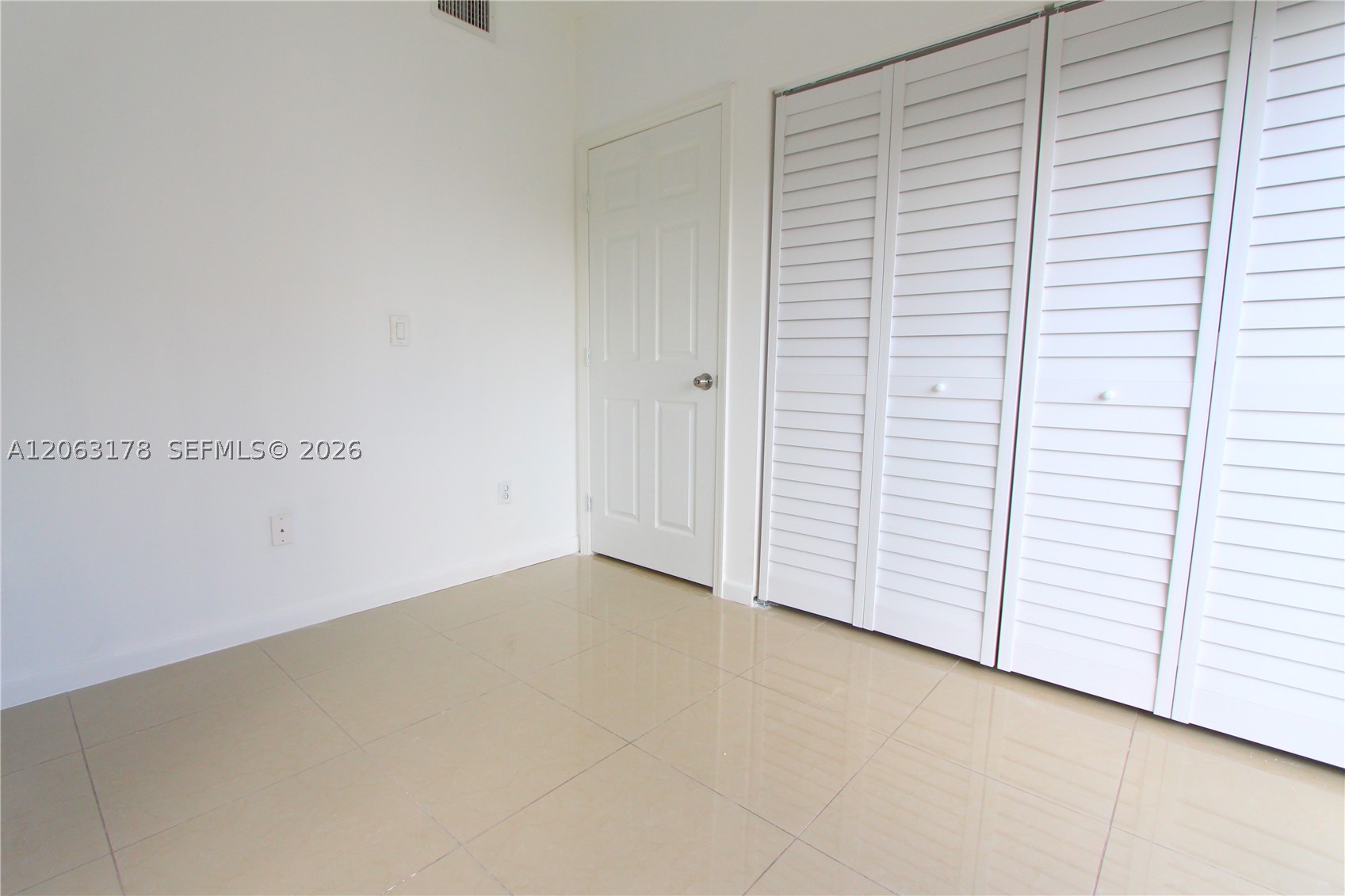 909 SW 15 AV #4, Miami FL 33135