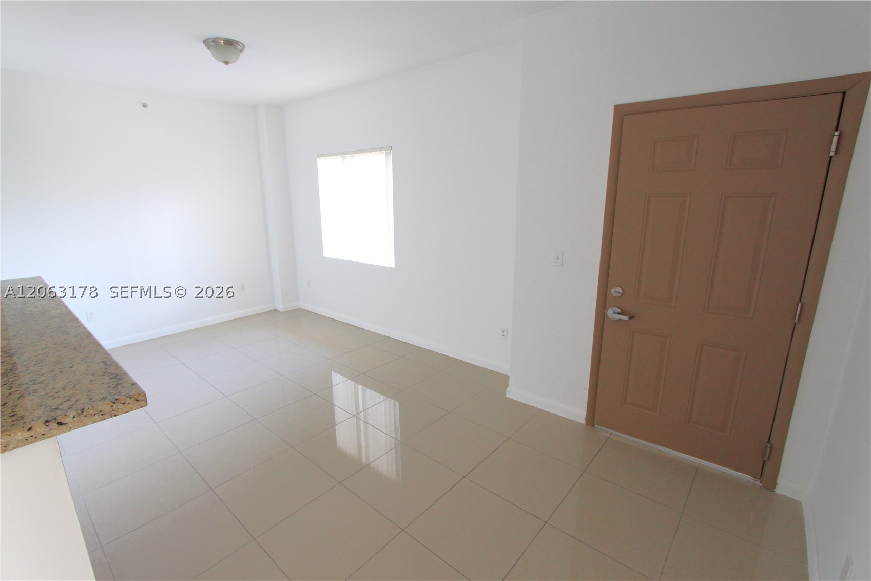 909 SW 15 AV #4, Miami FL 33135