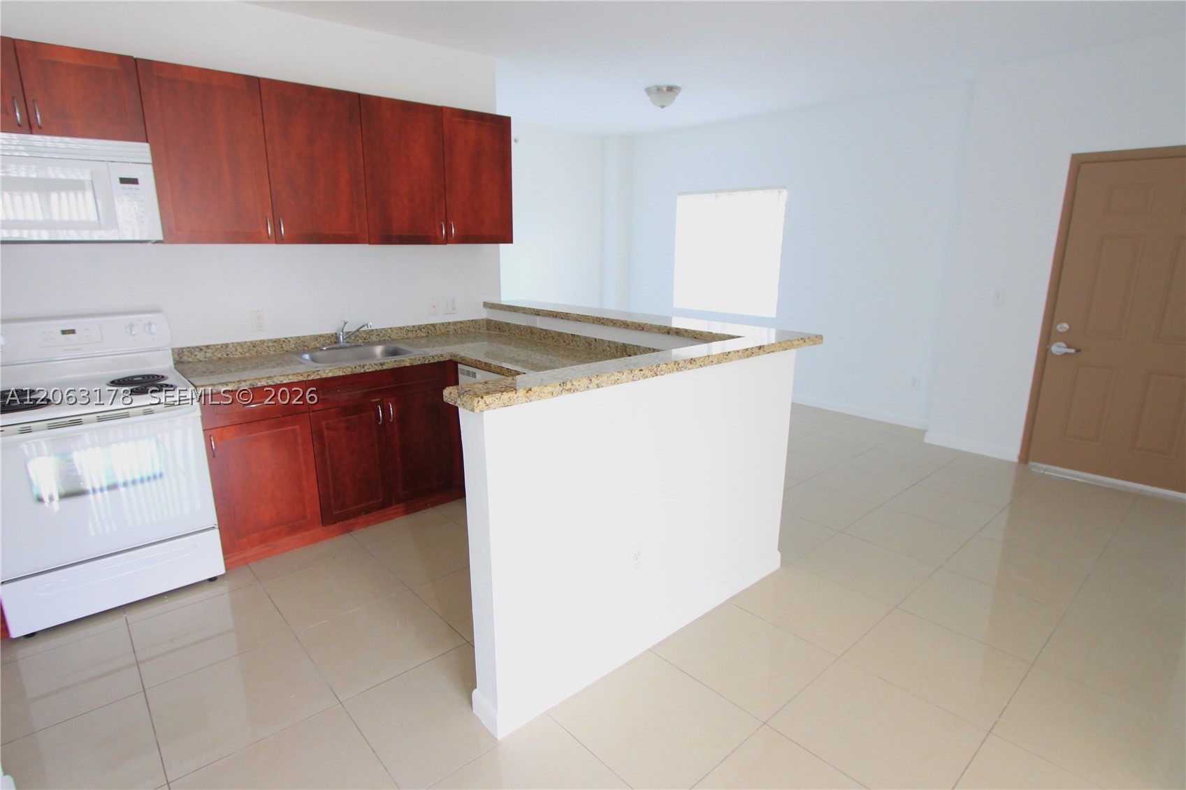 909 SW 15 AV #4, Miami FL 33135