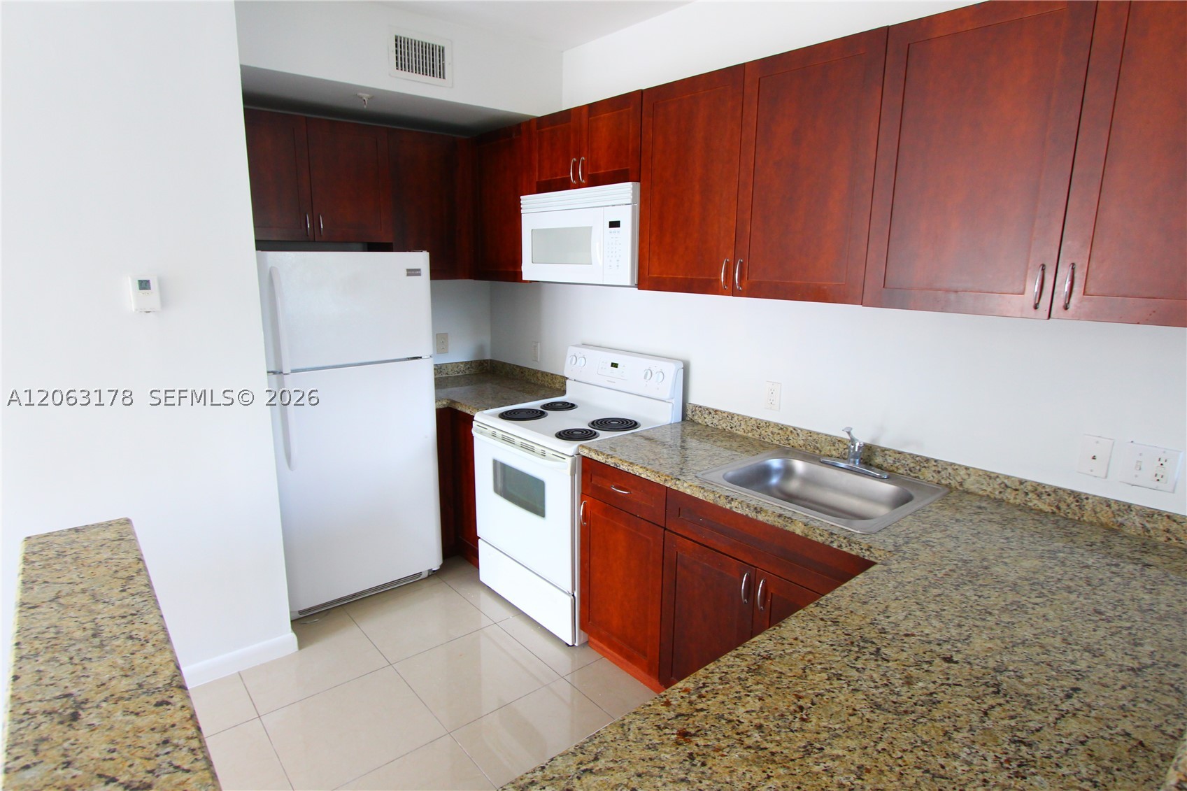 909 SW 15 AV #4, Miami FL 33135