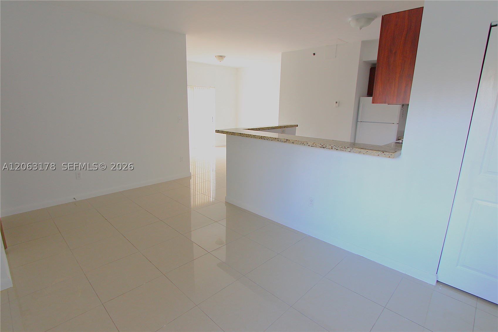 909 SW 15 AV #4, Miami FL 33135