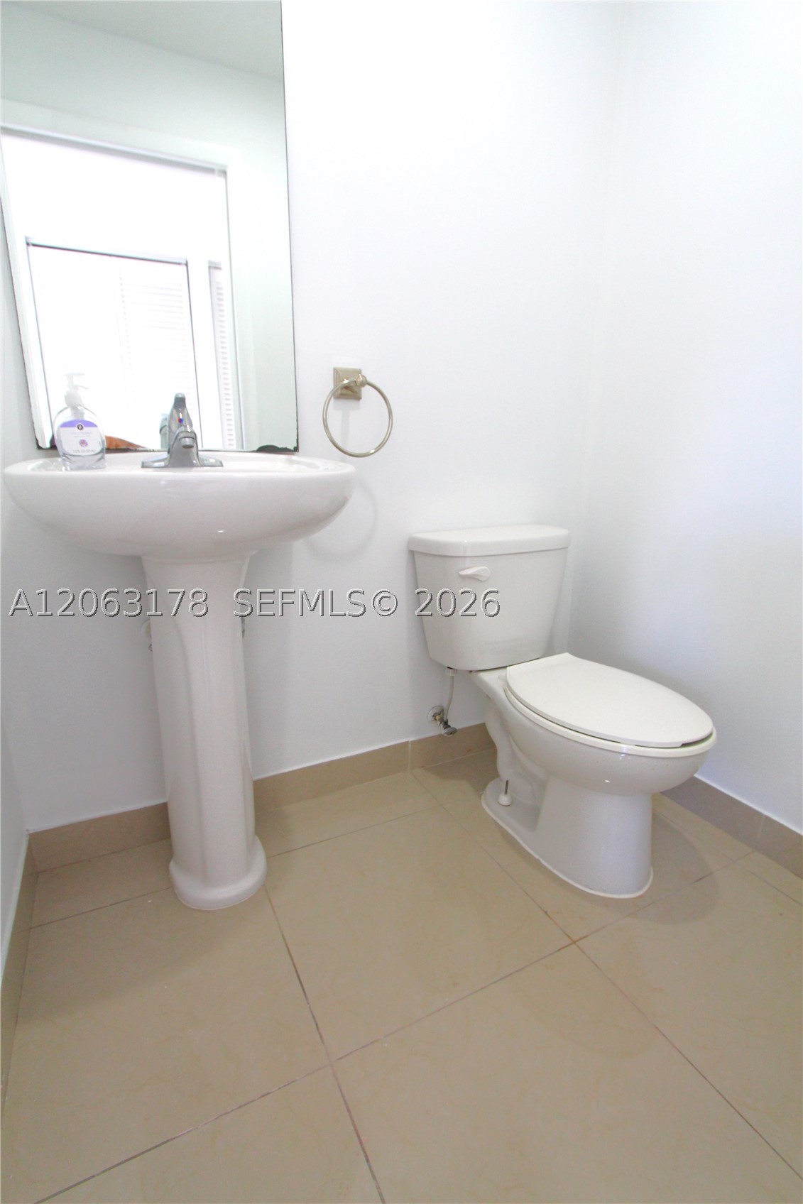 909 SW 15 AV #4, Miami FL 33135