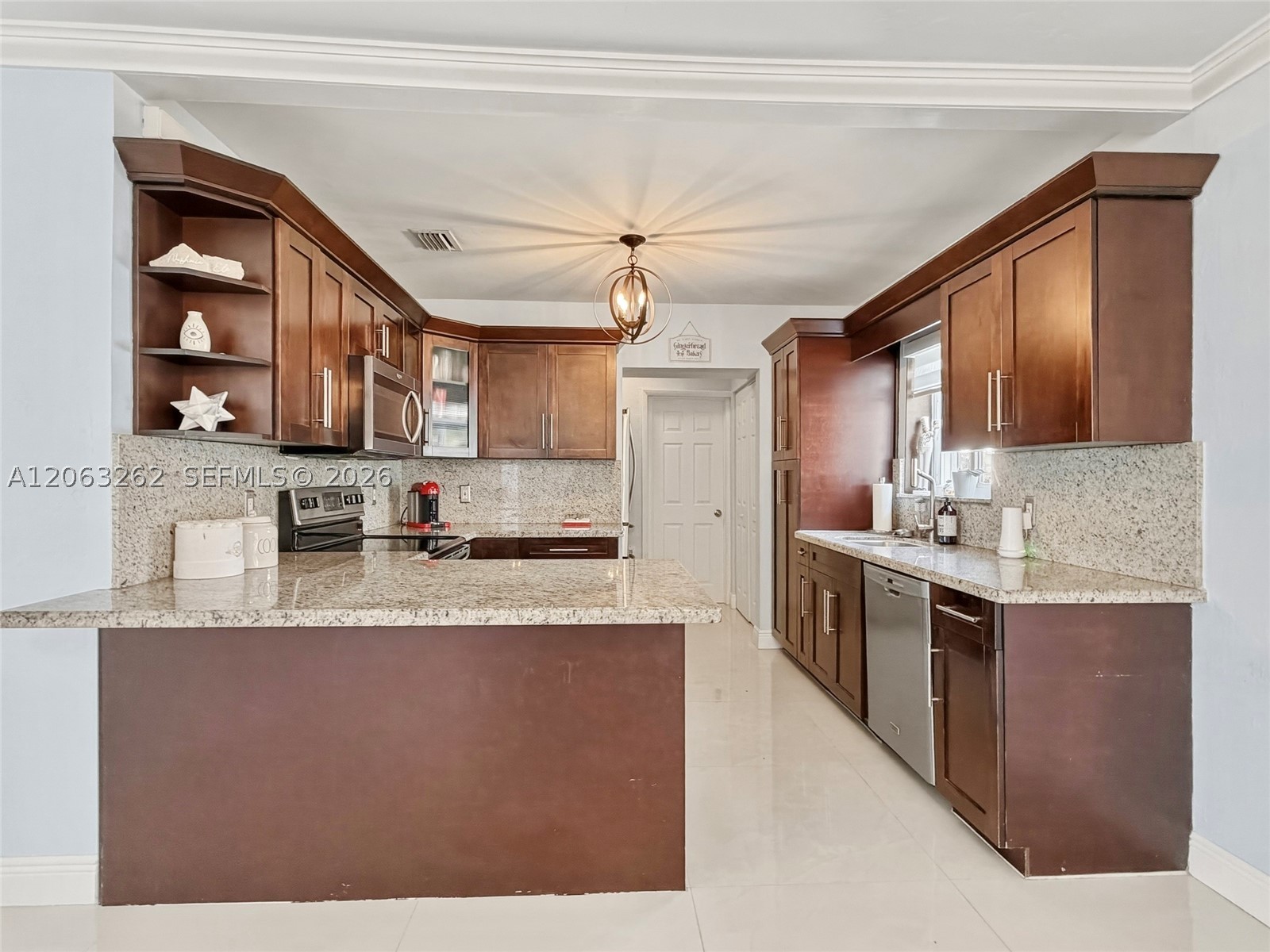 8625 SW 42nd St, Miami FL 33155