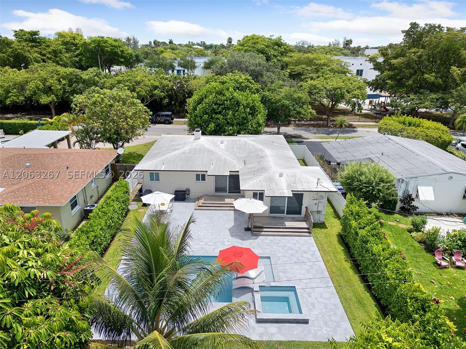 1433 NE 17th Way, Fort Lauderdale FL 33304