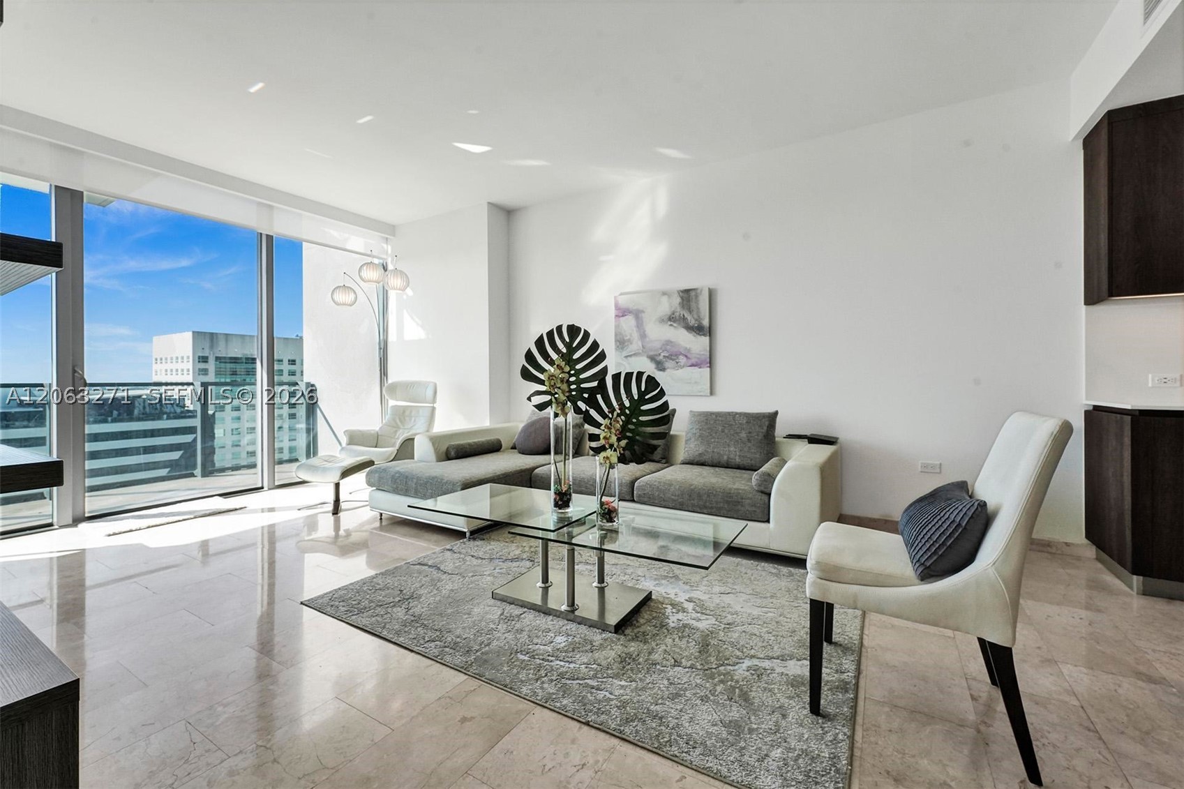 88 SW 7th St #2106, Miami FL 33130