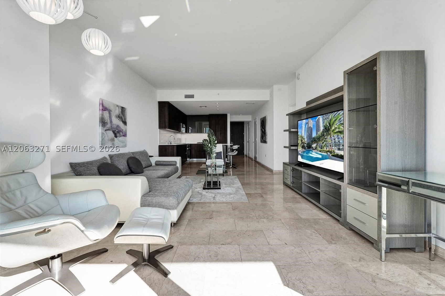 88 SW 7th St #2106, Miami FL 33130