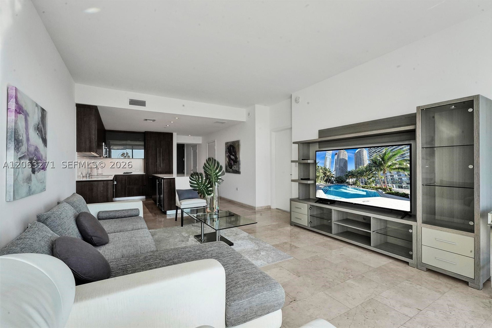 88 SW 7th St #2106, Miami FL 33130