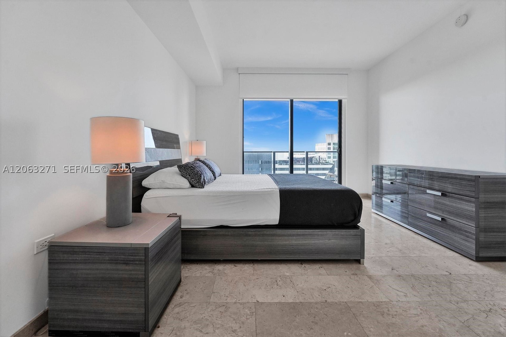 88 SW 7th St #2106, Miami FL 33130