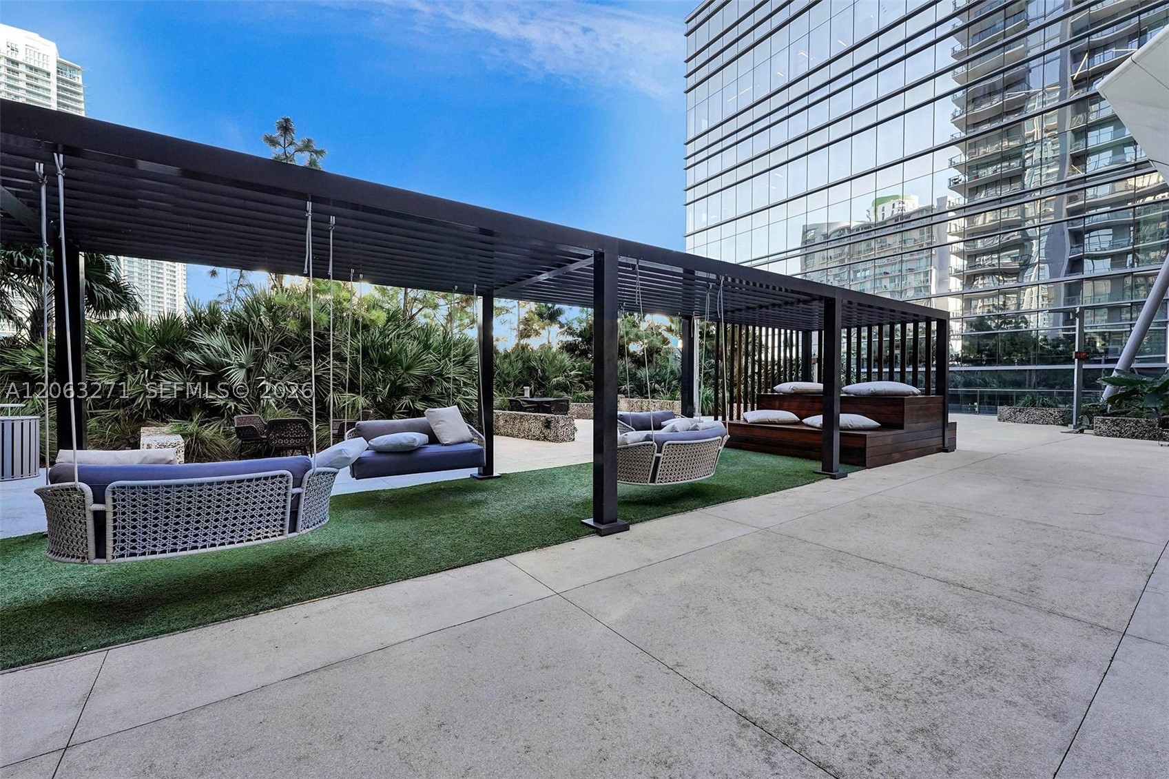 88 SW 7th St #2106, Miami FL 33130
