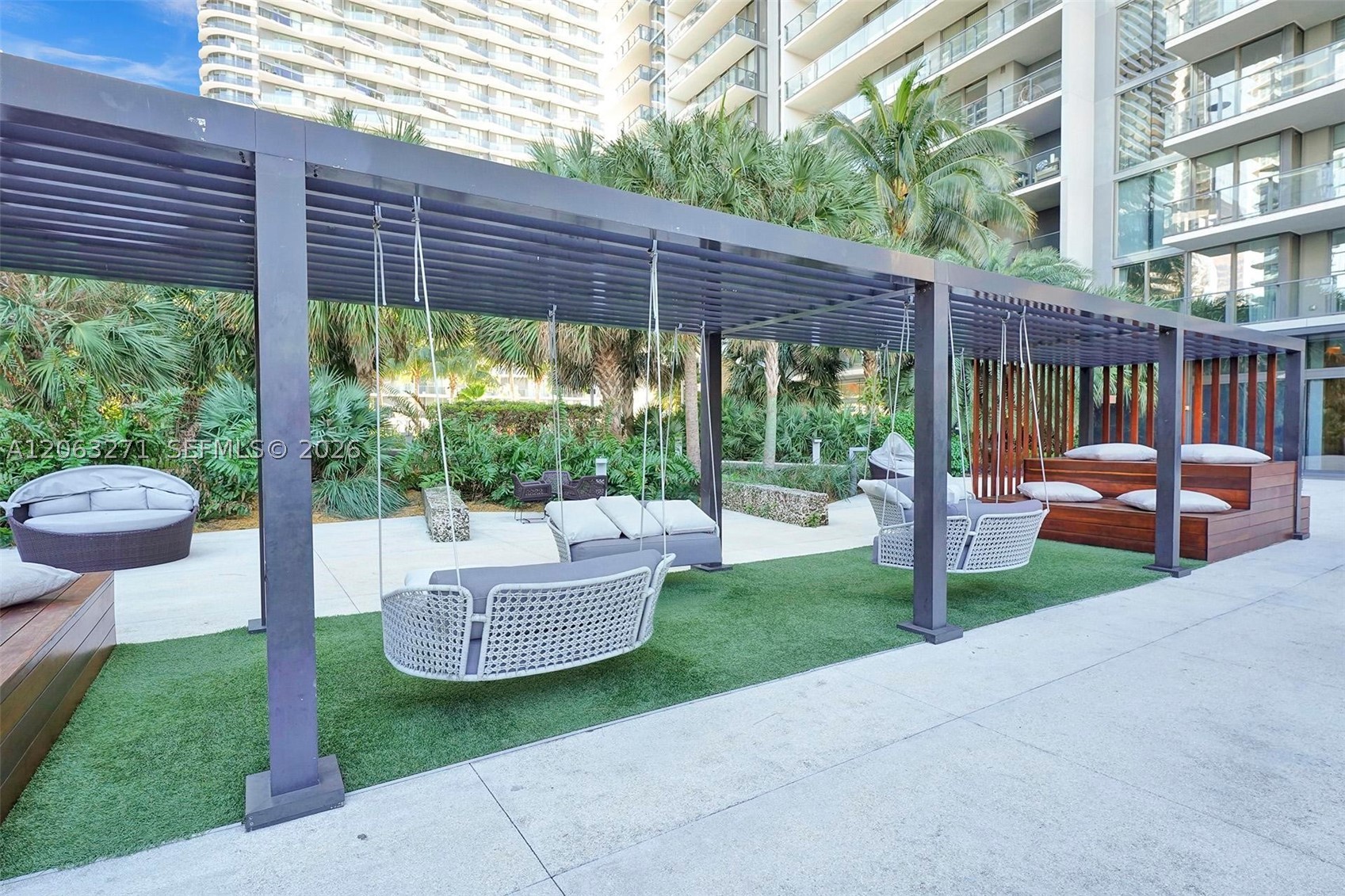 88 SW 7th St #2106, Miami FL 33130