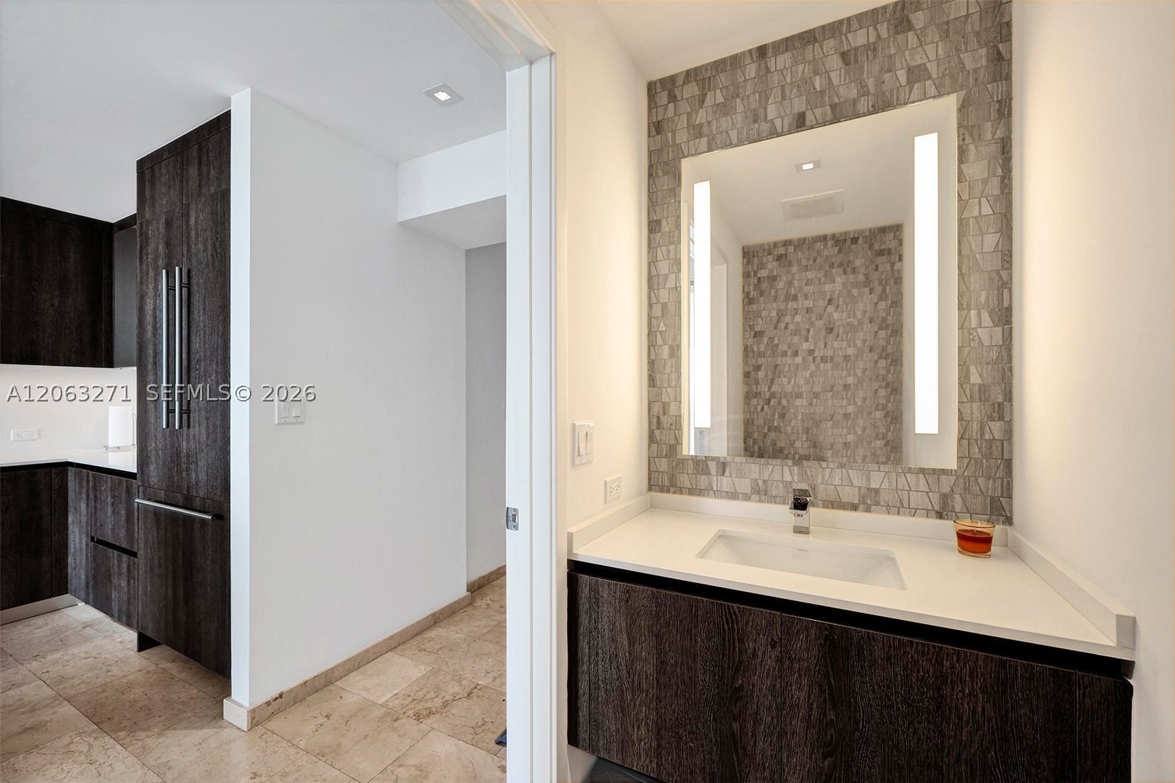 88 SW 7th St #2106, Miami FL 33130