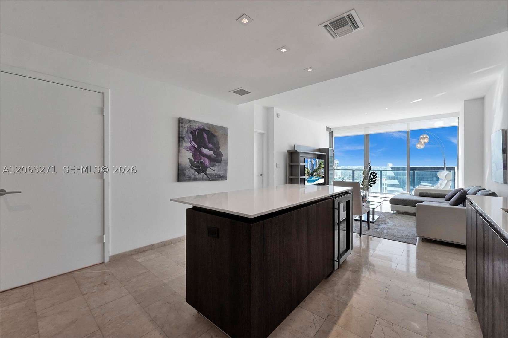 88 SW 7th St #2106, Miami FL 33130