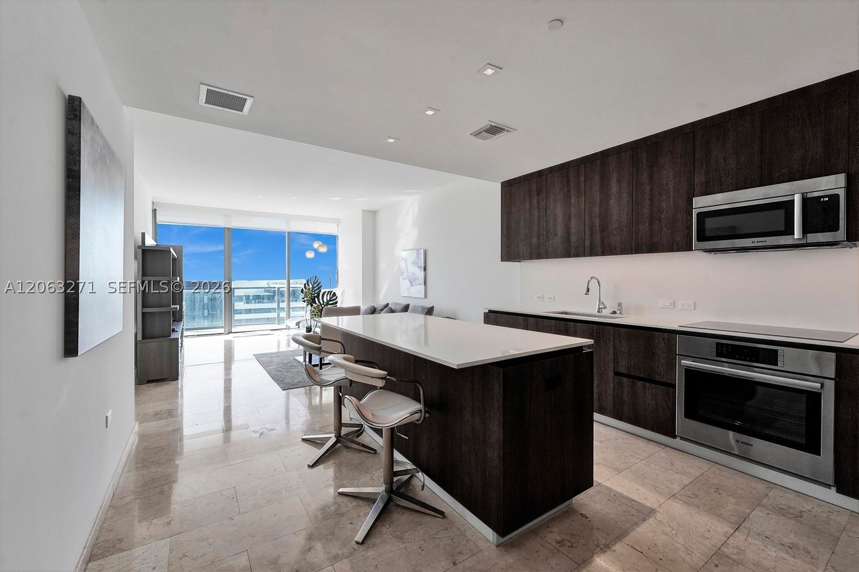 88 SW 7th St #2106, Miami FL 33130