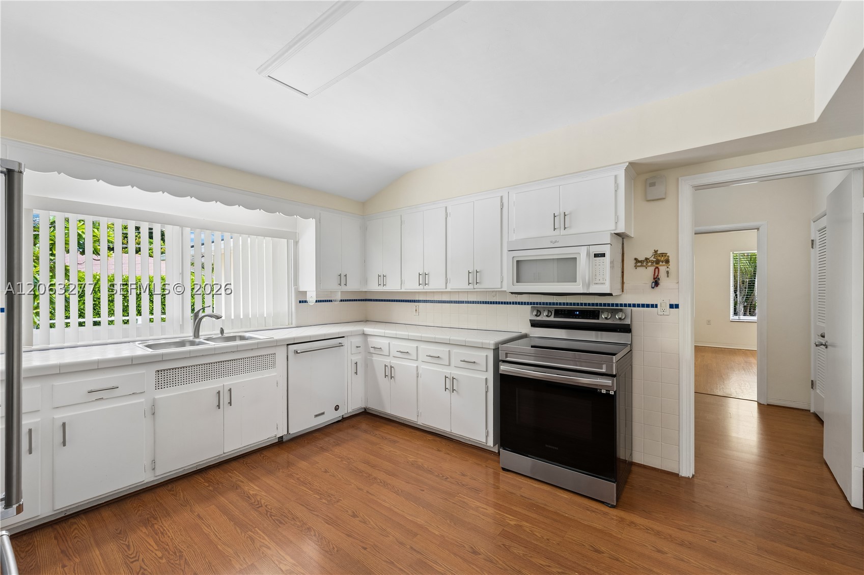 2514 E Granada Blvd #n/a, Coral Gables FL 33134