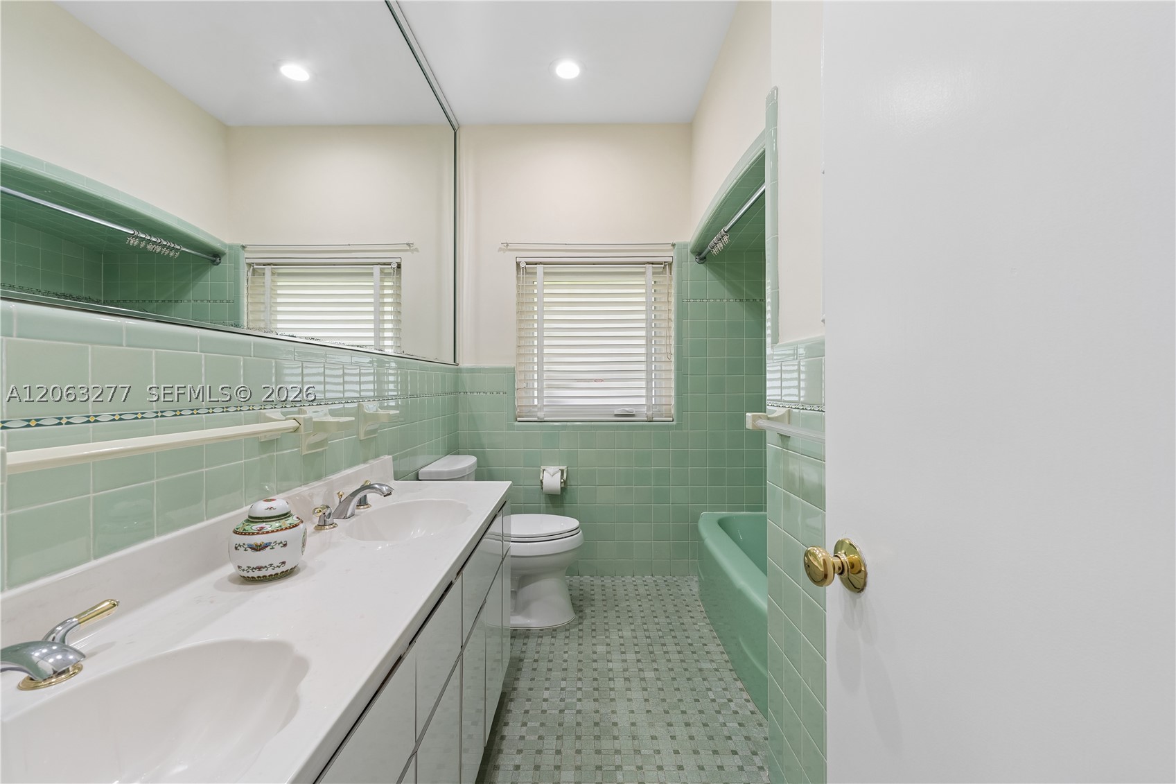2514 E Granada Blvd #n/a, Coral Gables FL 33134