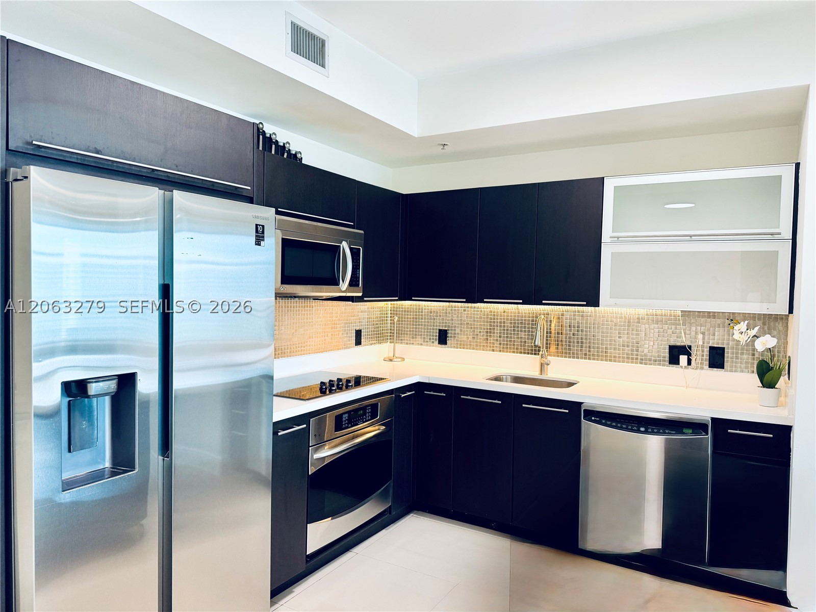 90 SW 3rd St #3902, Miami FL 33130