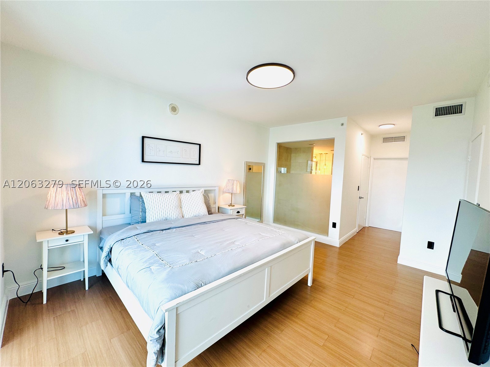 90 SW 3rd St #3902, Miami FL 33130