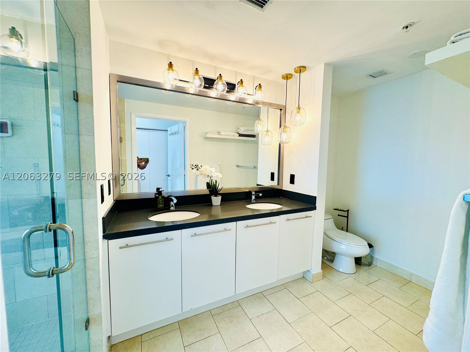 90 SW 3rd St #3902, Miami FL 33130