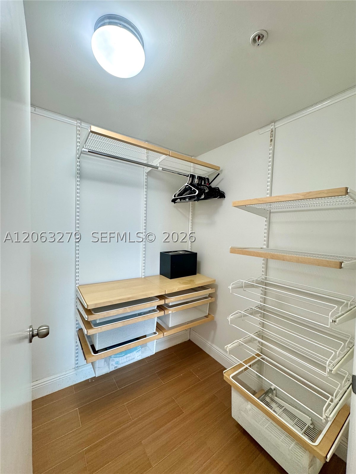 90 SW 3rd St #3902, Miami FL 33130
