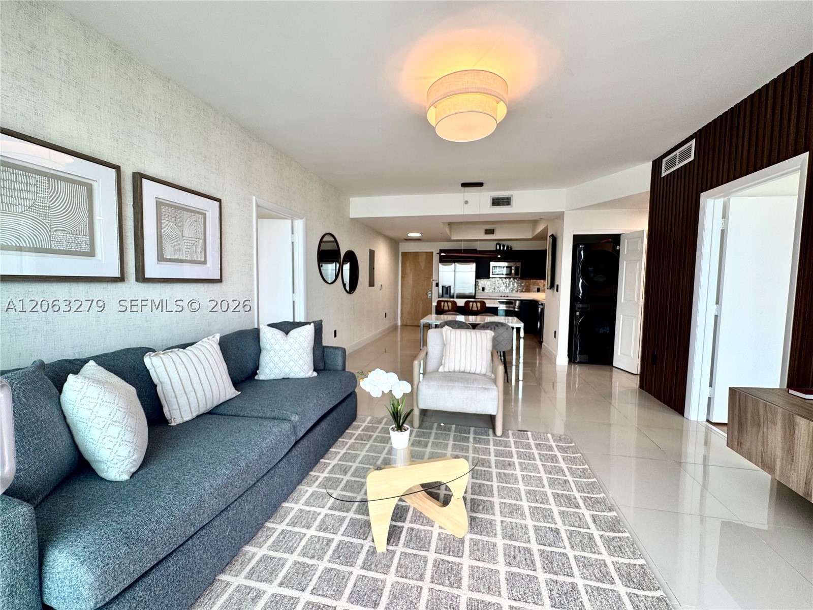 90 SW 3rd St #3902, Miami FL 33130