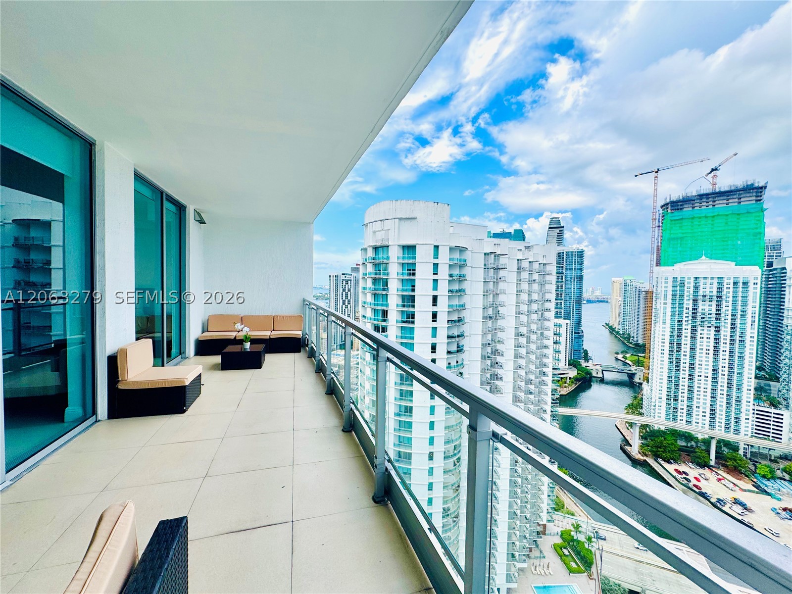 90 SW 3rd St #3902, Miami FL 33130