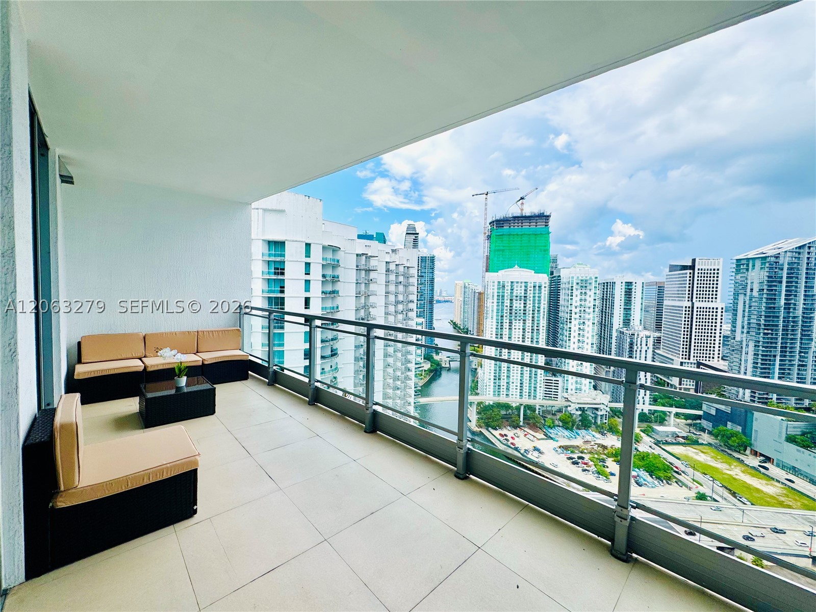 90 SW 3rd St #3902, Miami FL 33130