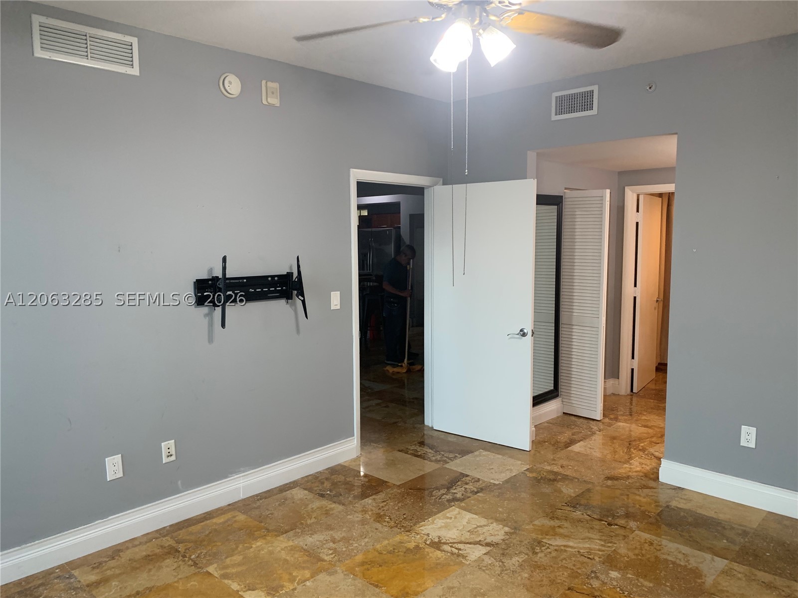 7280 SW 90th St #504, Miami FL 33156