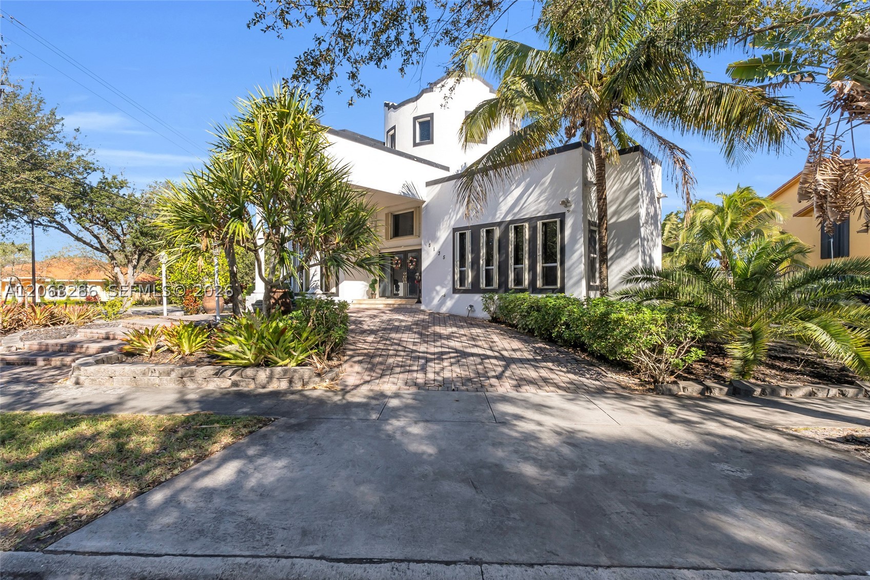 8135 NW 164th Ter #8135, Miami Lakes FL 33016