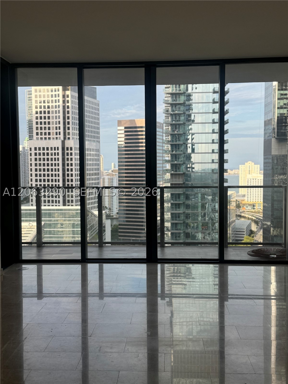 88 SW 7th St #2403, Miami FL 33130