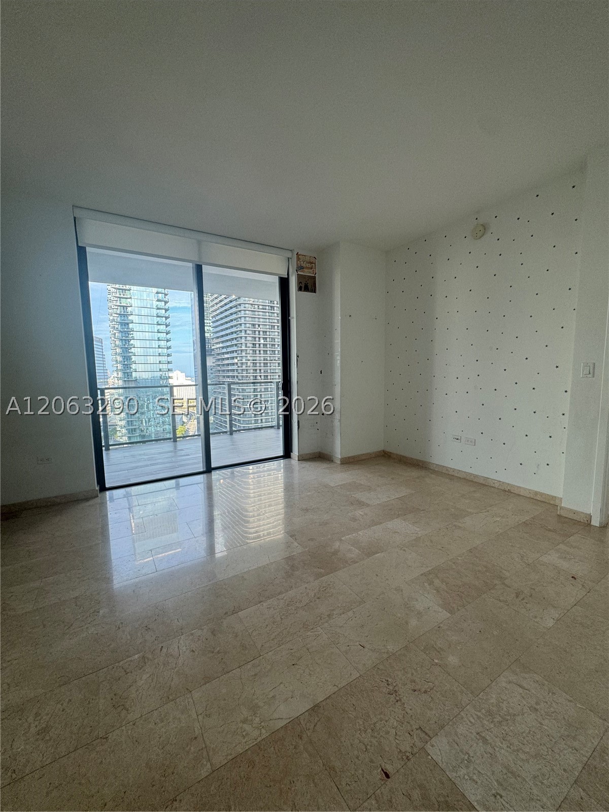88 SW 7th St #2403, Miami FL 33130