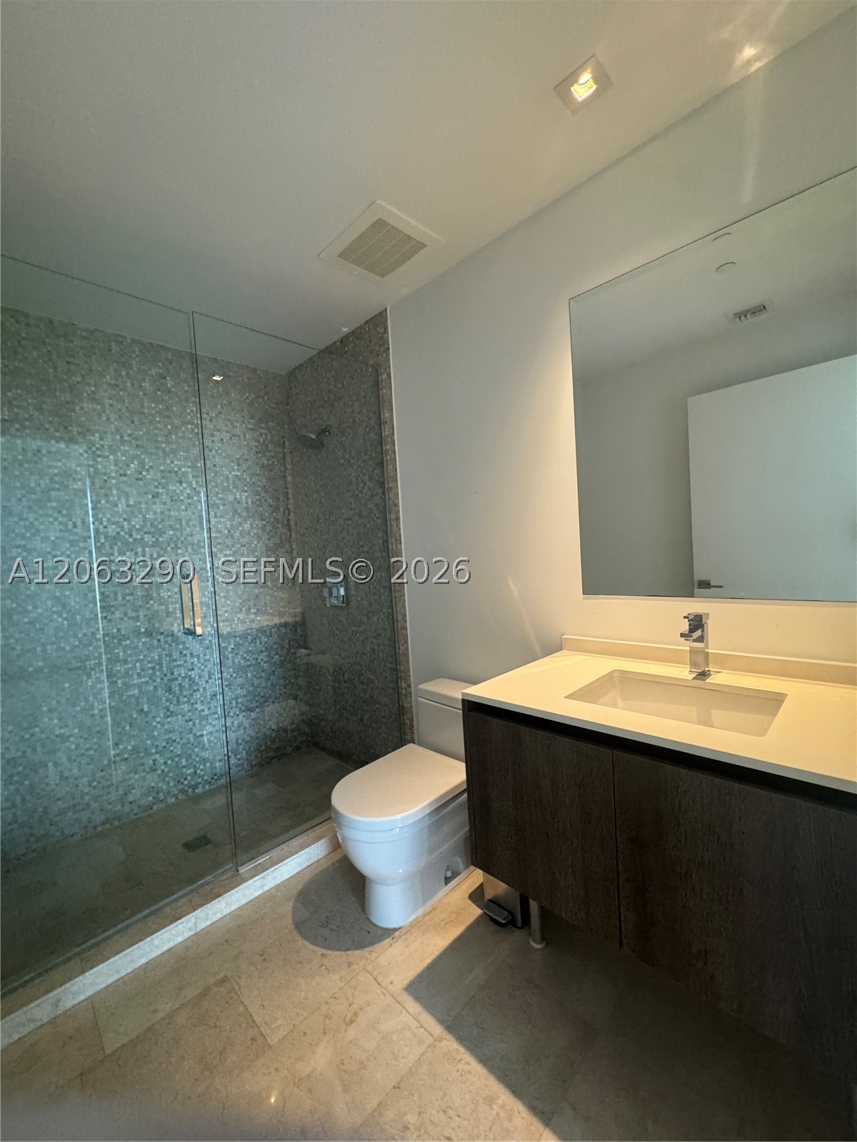 88 SW 7th St #2403, Miami FL 33130