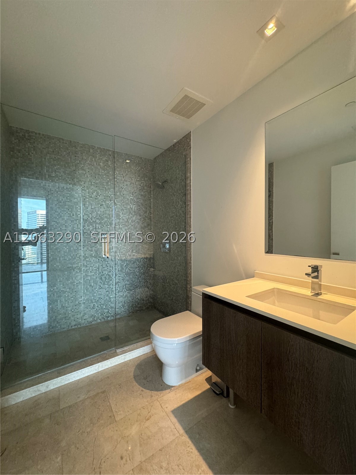 88 SW 7th St #2403, Miami FL 33130
