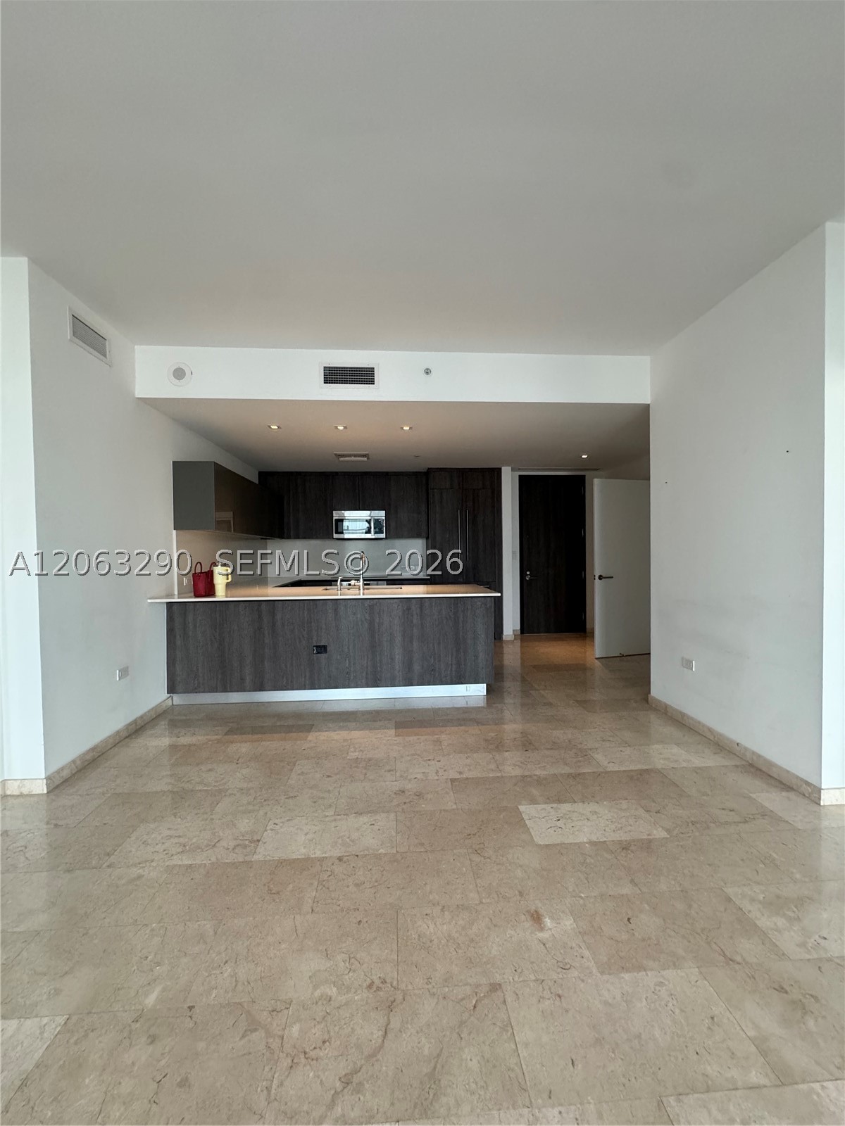 88 SW 7th St #2403, Miami FL 33130