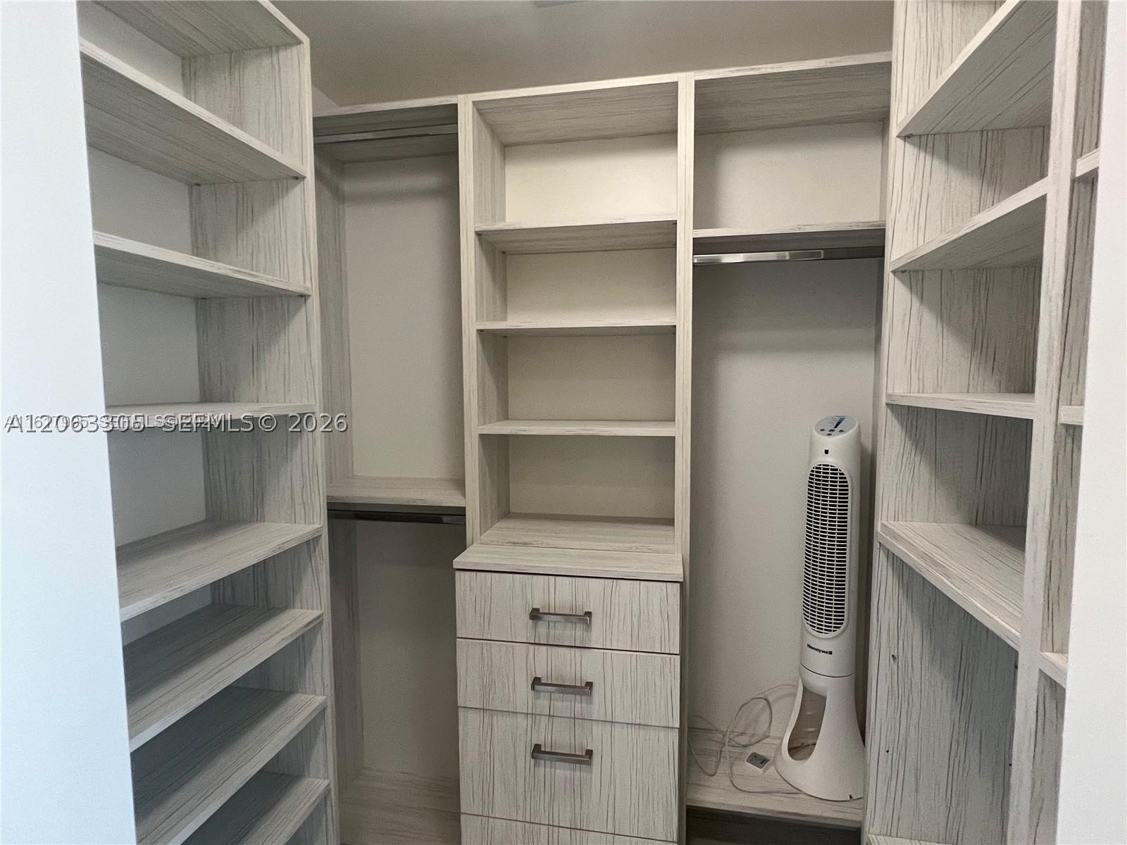 488 NE 18th St #3701, Miami FL 33132