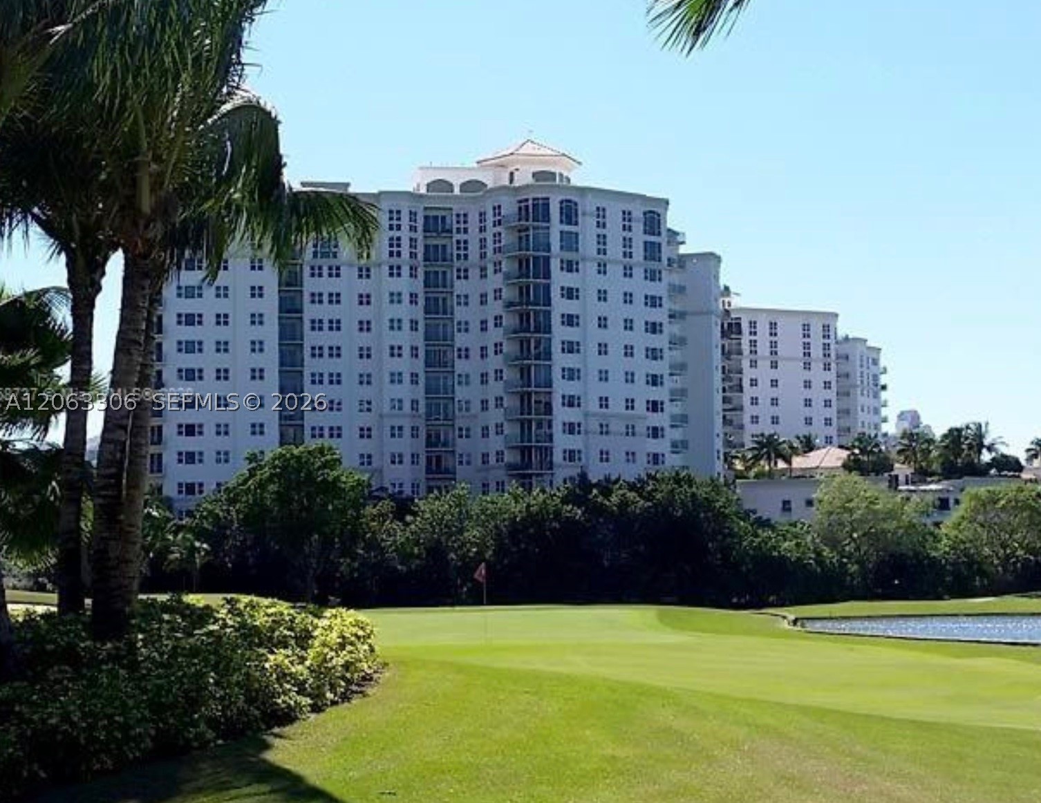 20000 E Country Club Dr #114, Aventura FL 33180