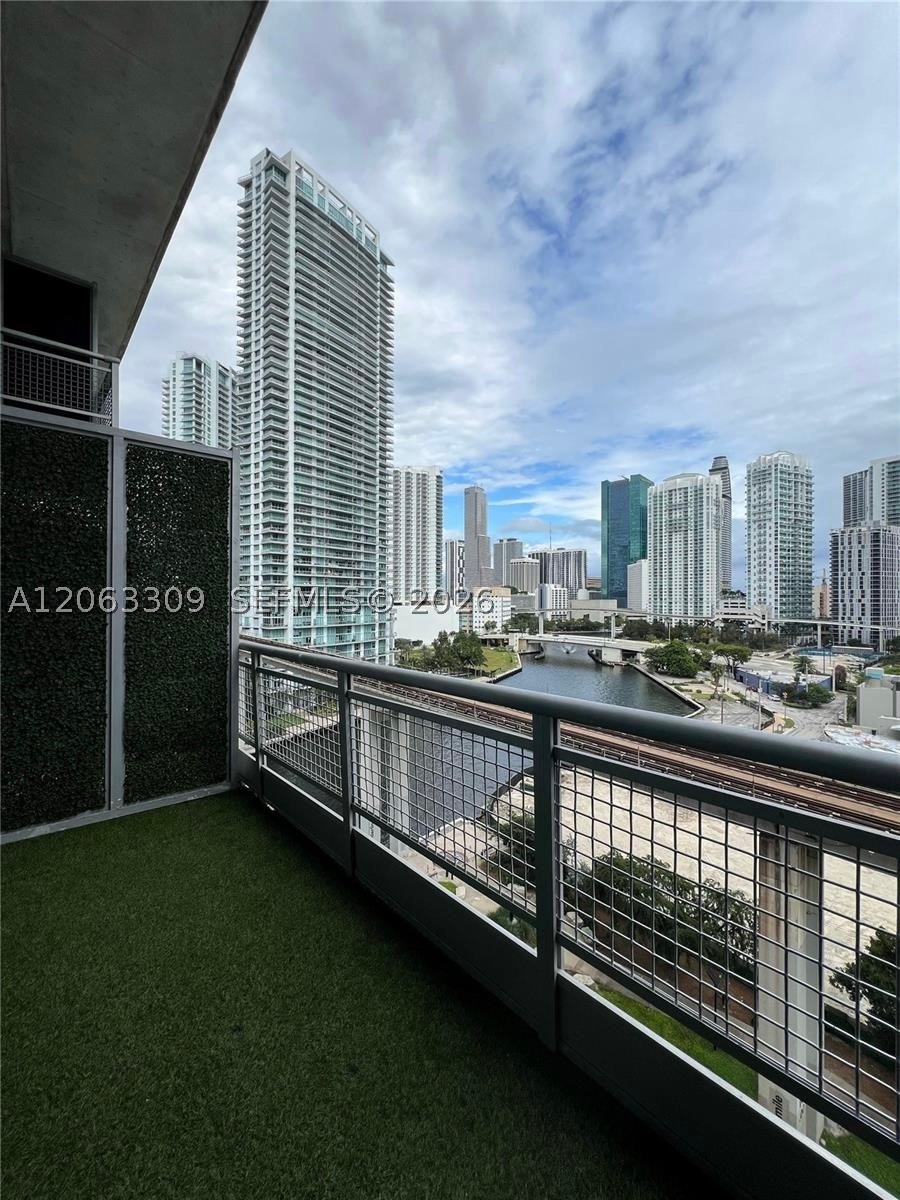 690 SW 1st Ct #1210, Miami FL 33130