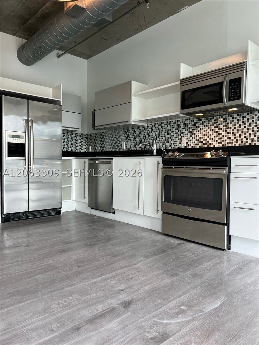 690 SW 1st Ct #1210, Miami FL 33130