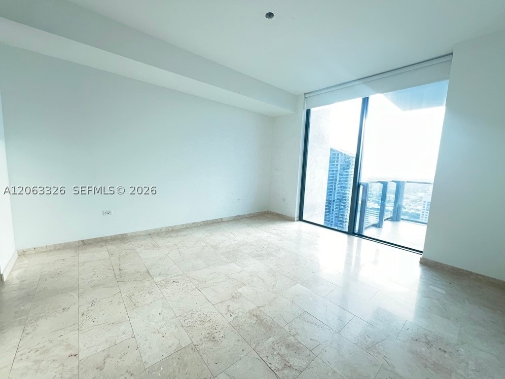 68 SE 6th St #3810, Miami FL 33131