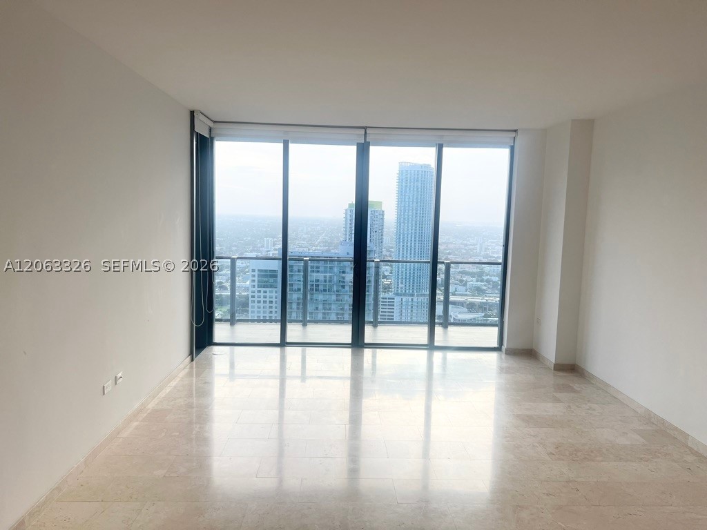 68 SE 6th St #3810, Miami FL 33131