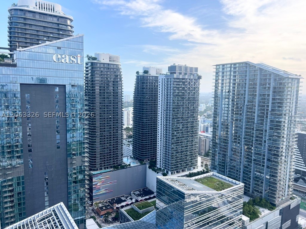 68 SE 6th St #3810, Miami FL 33131