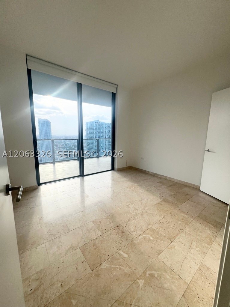 68 SE 6th St #3810, Miami FL 33131